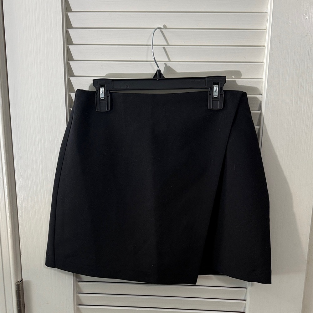 Elegant Black Women's Skirt
